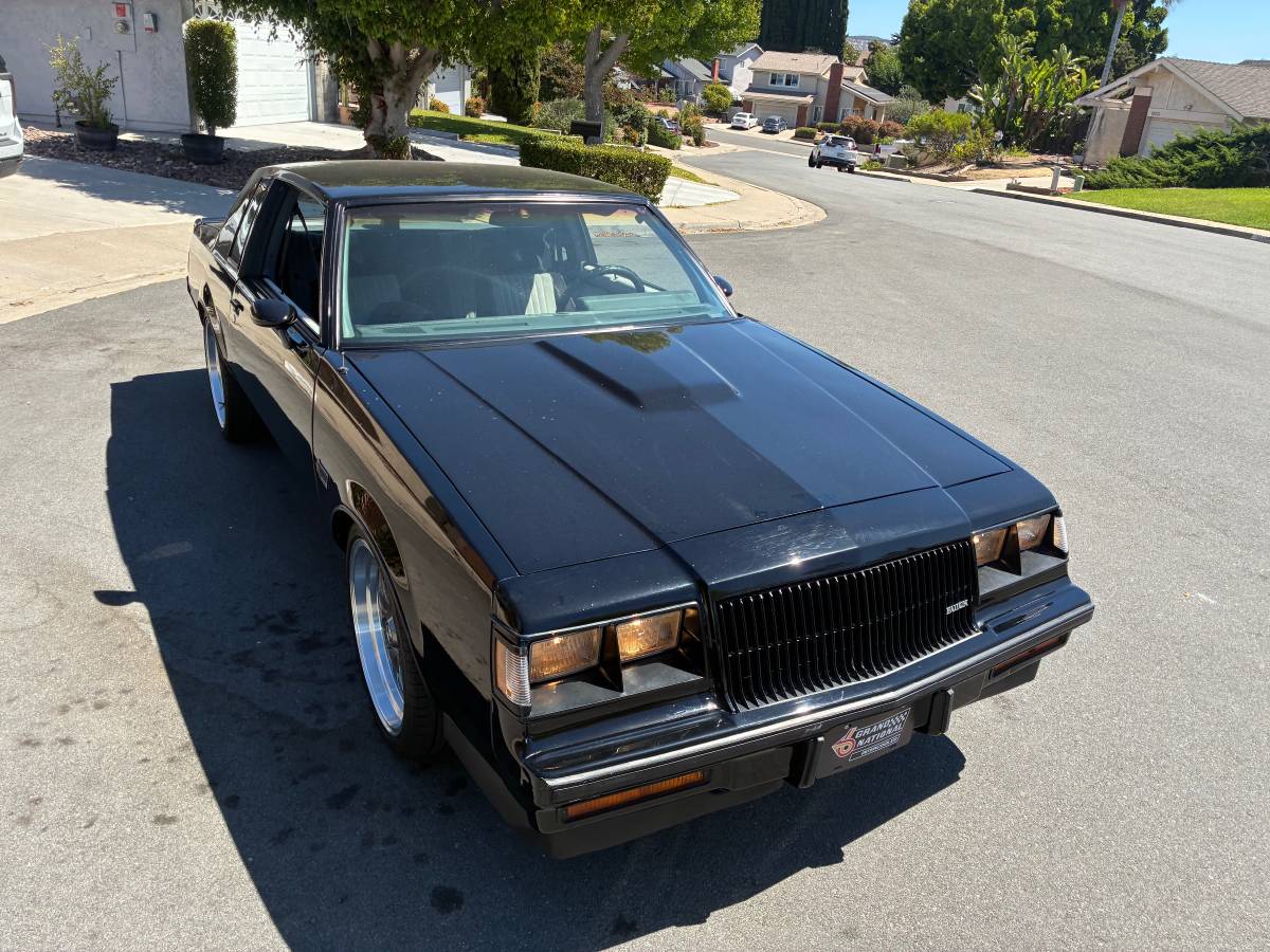 Buick-grand-national-1987-black-2