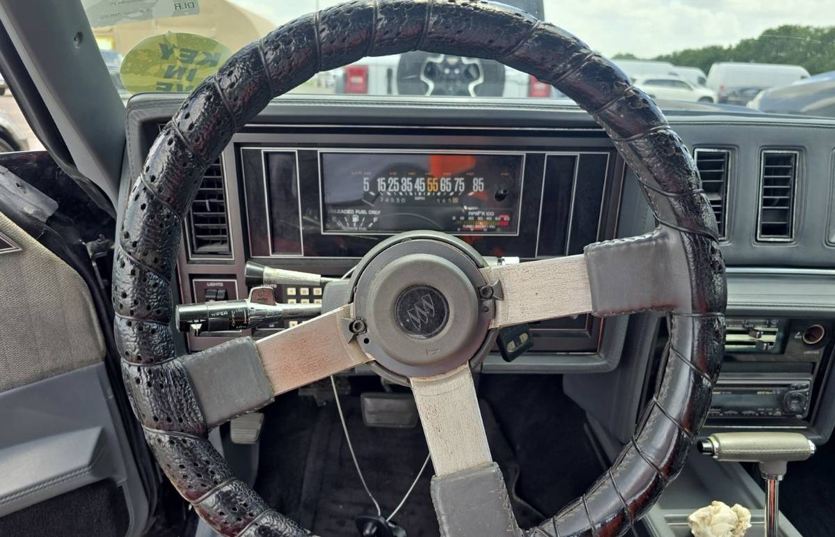Buick-grand-national-1987-black-21