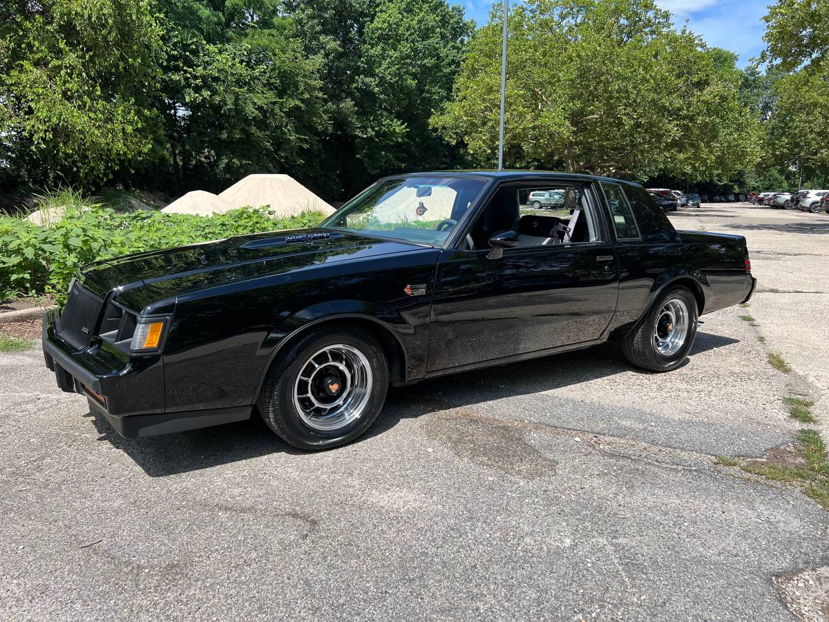 Buick-grand-national-1987-black