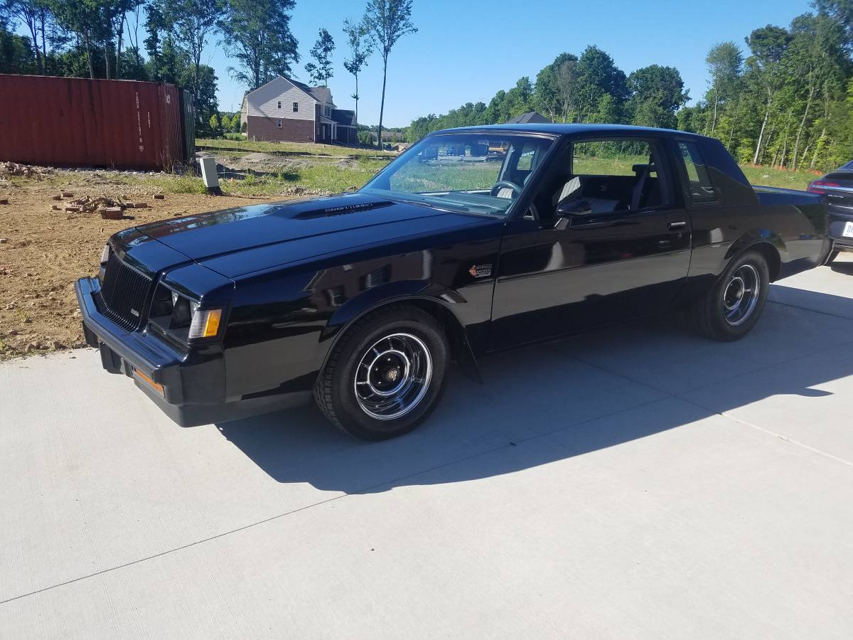 Buick-grand-national-1987-black-4