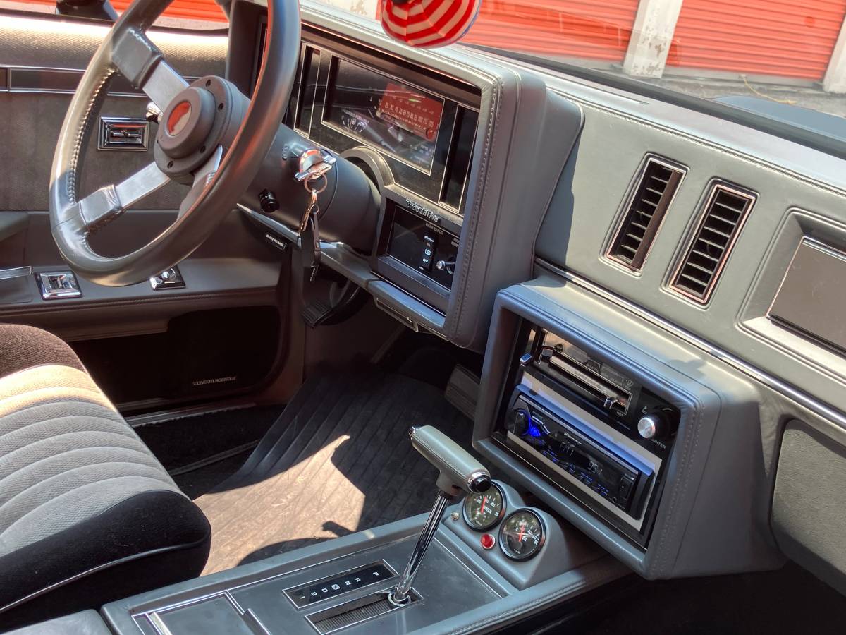 Buick-grand-national-1987-black-5