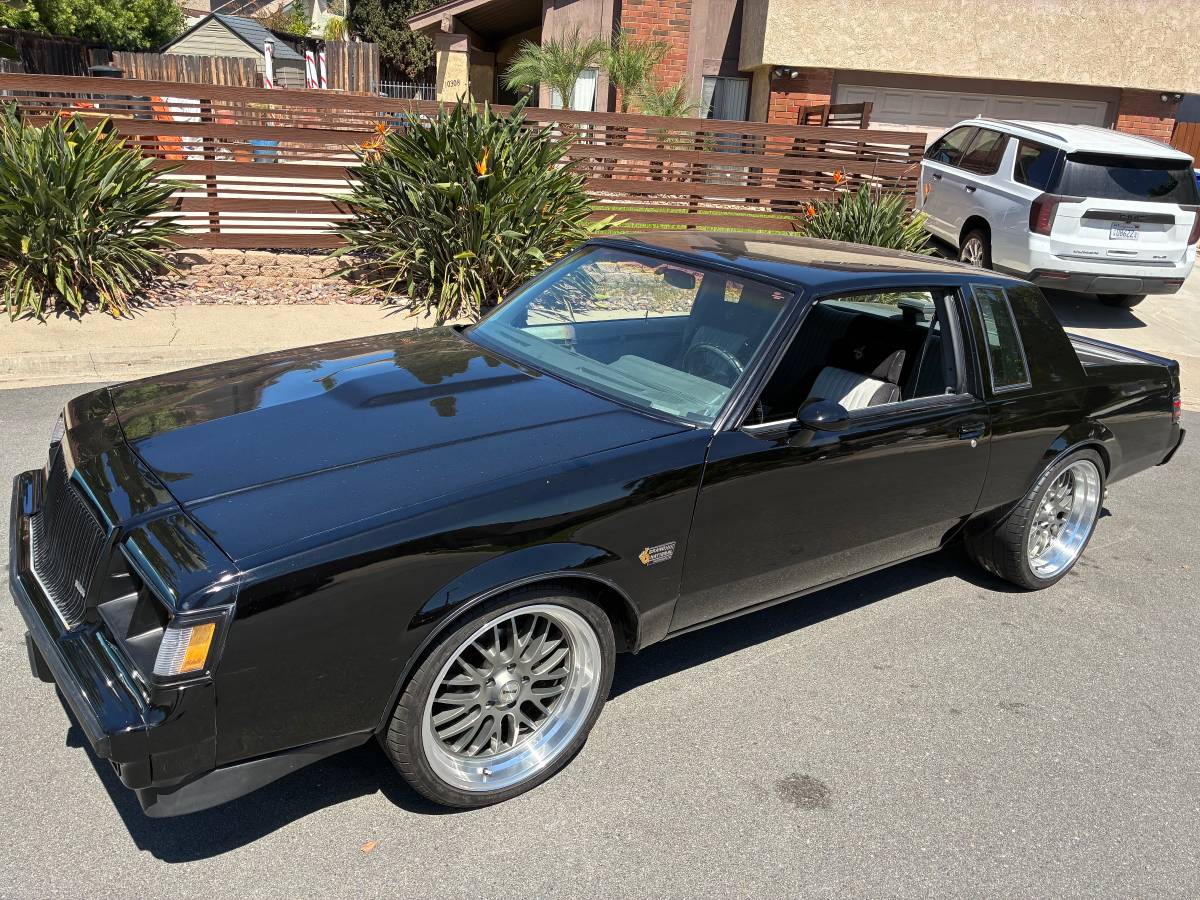 Buick-grand-national-1987-black-5