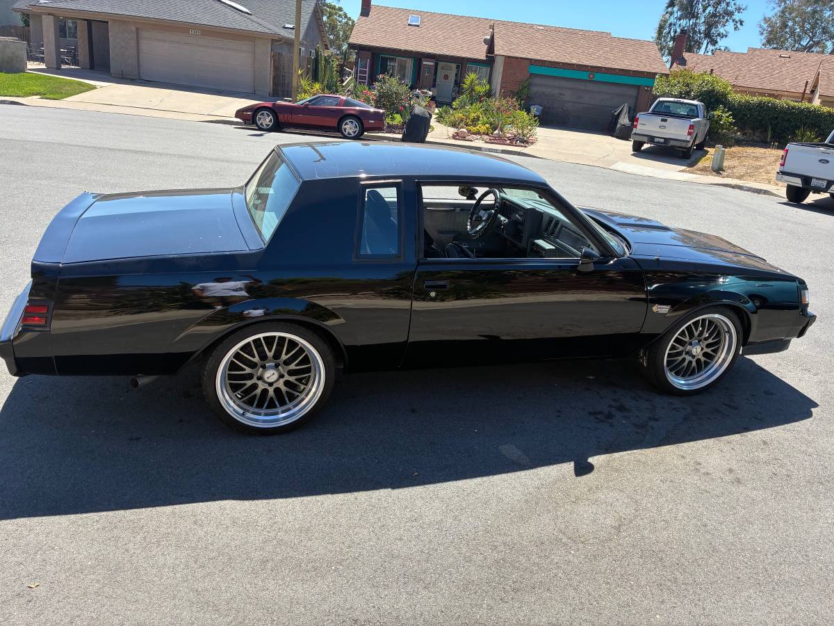Buick-grand-national-1987-black-6