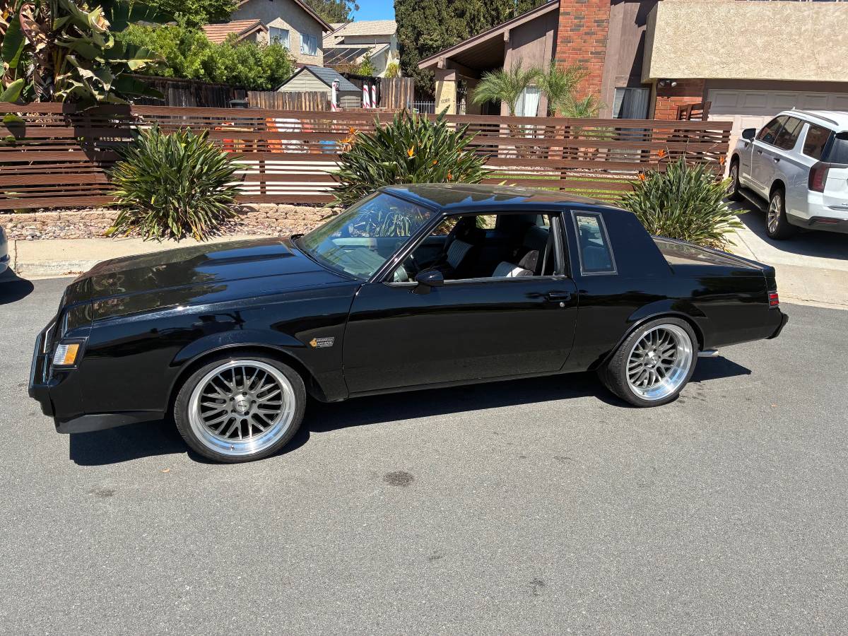 Buick-grand-national-1987-black-7