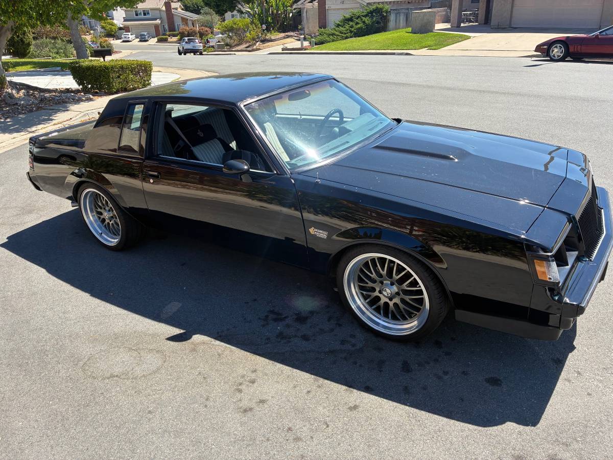 Buick-grand-national-1987-black-8
