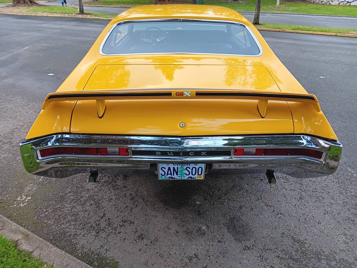 Buick-gsx-1970-yellow-7