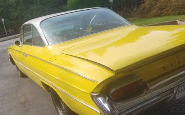 Buick-invicta-1961-yellow-2