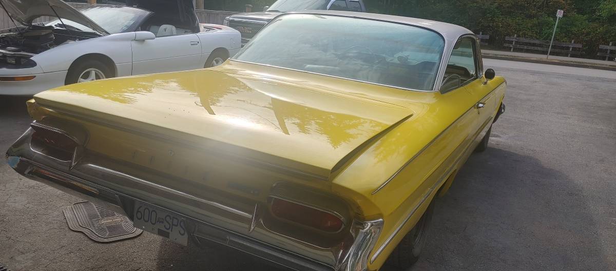 Buick-invicta-1961-yellow