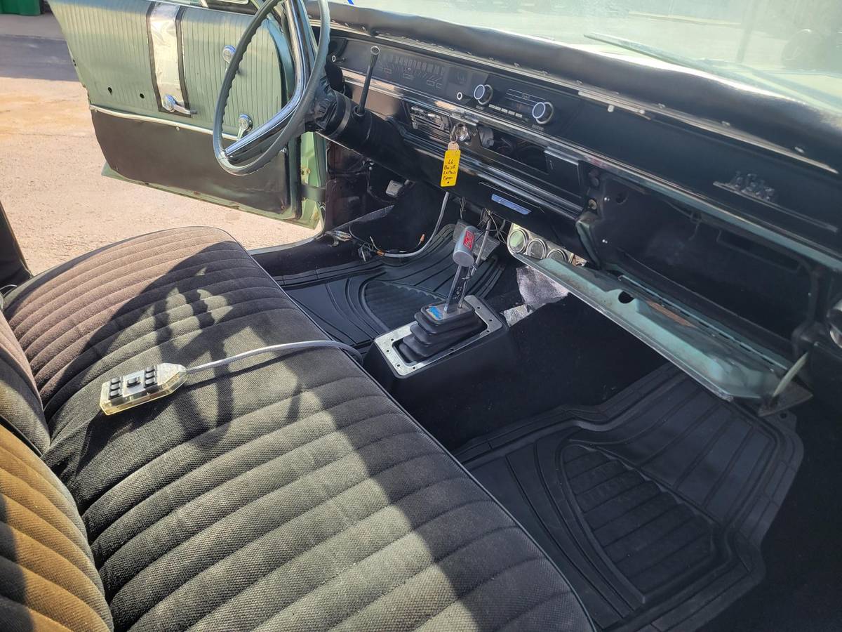 Buick-lasabre-1966-green-18