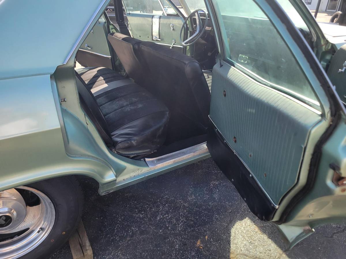 Buick-lasabre-1966-green-19
