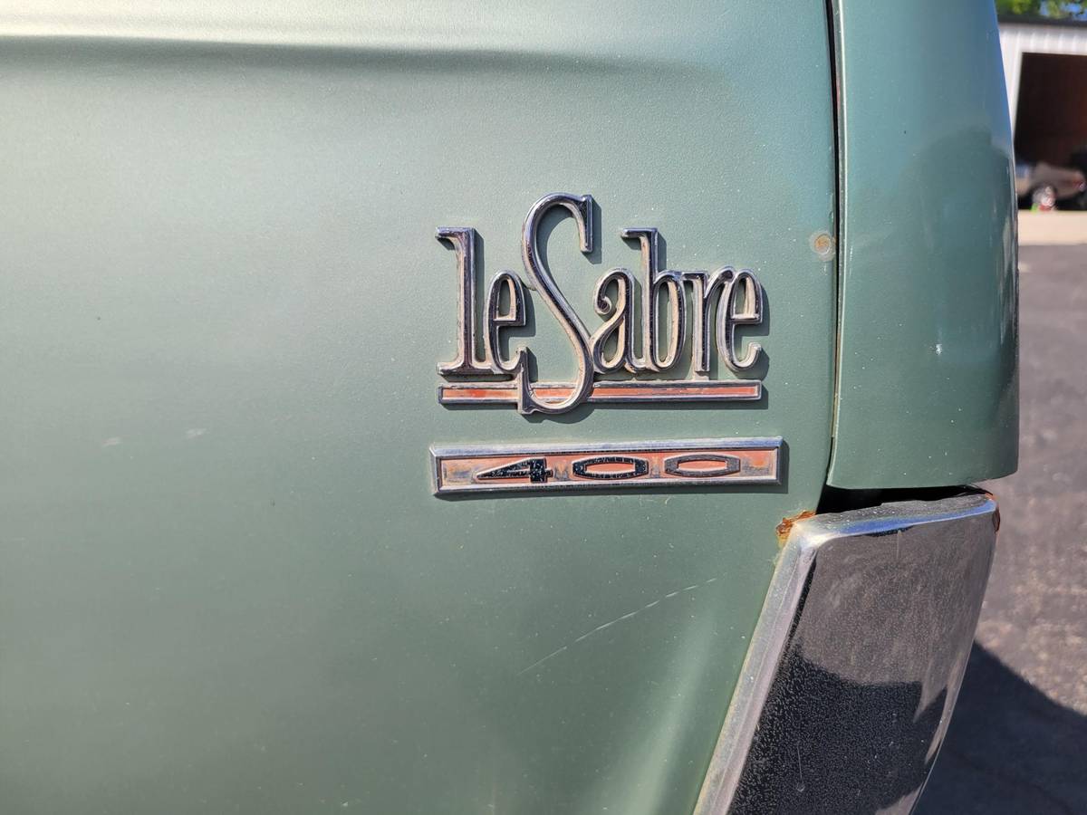 Buick-lasabre-1966-green-22
