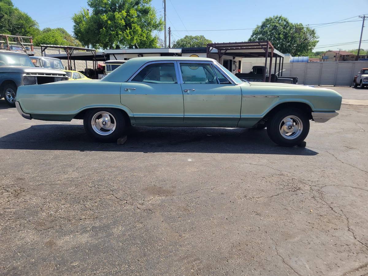 Buick-lasabre-1966-green-6