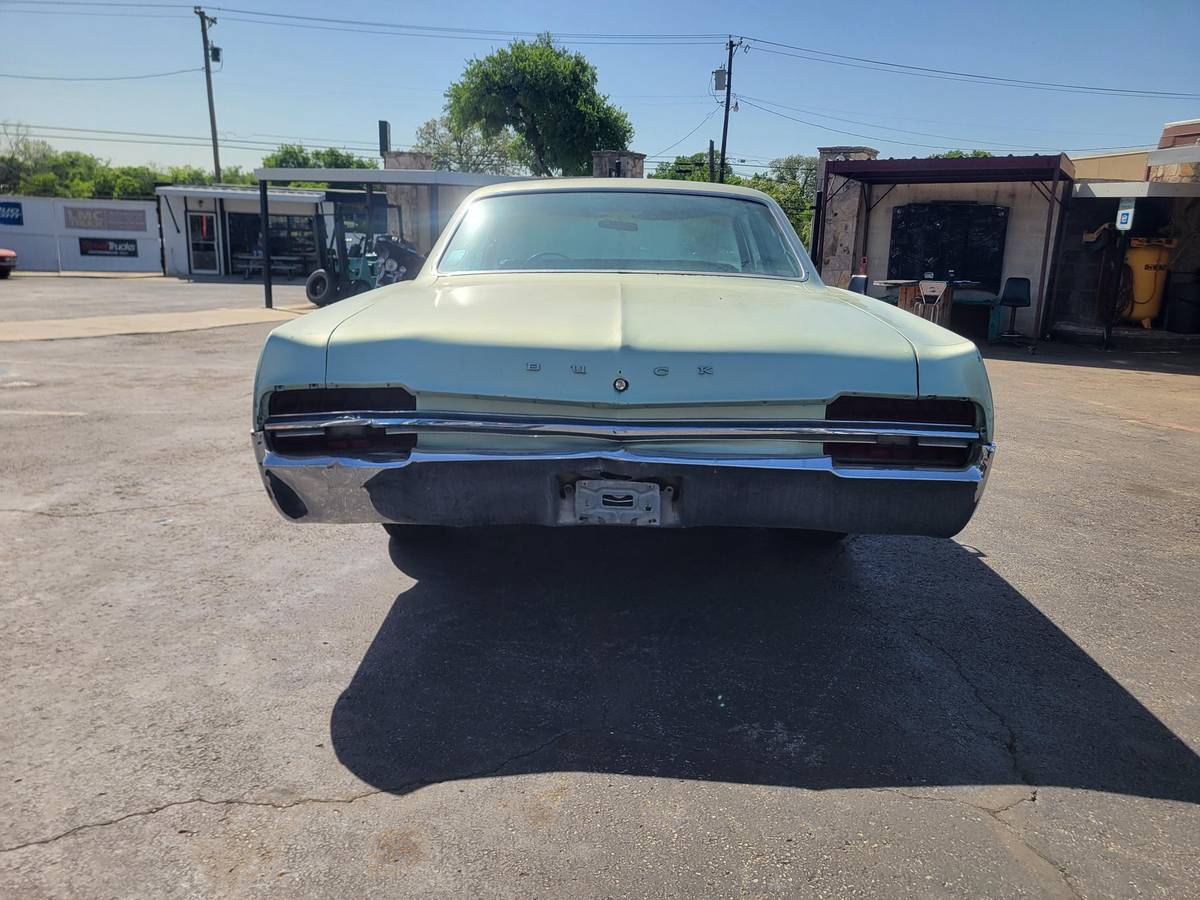 Buick-lasabre-1966-green-8