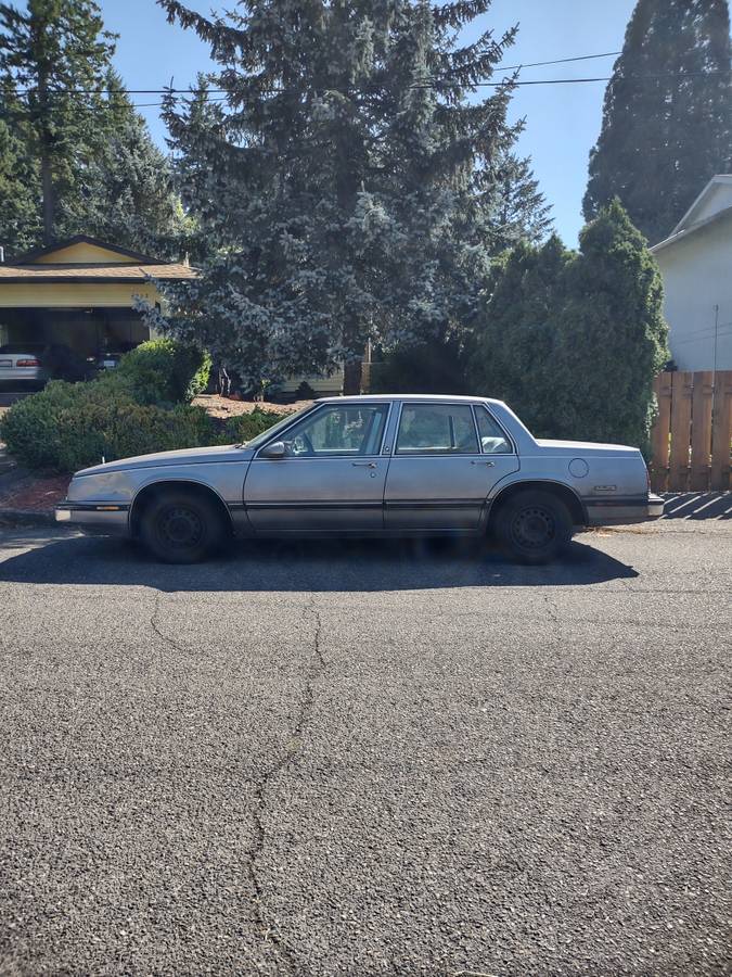 Buick-lesabre-1990-grey