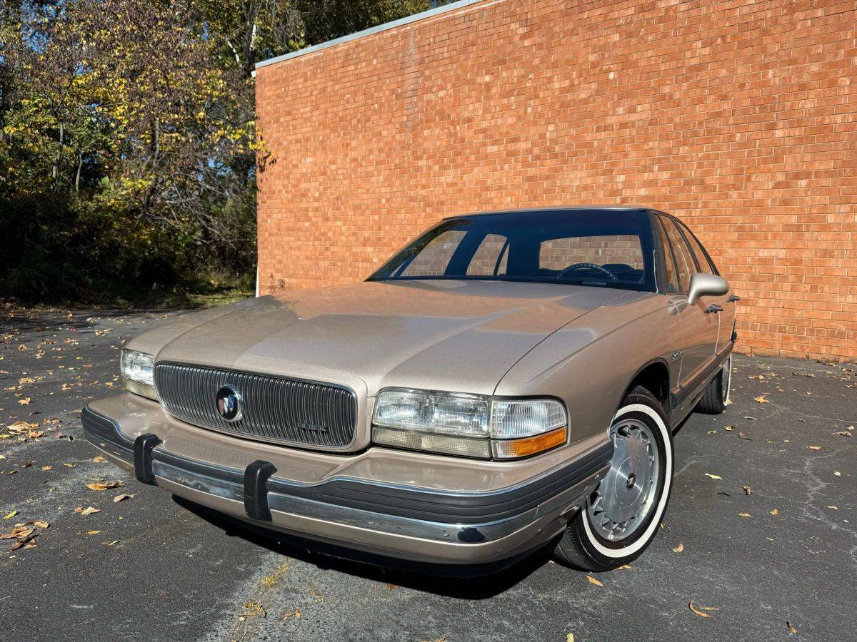 Buick-lesabre-1993-custom-10