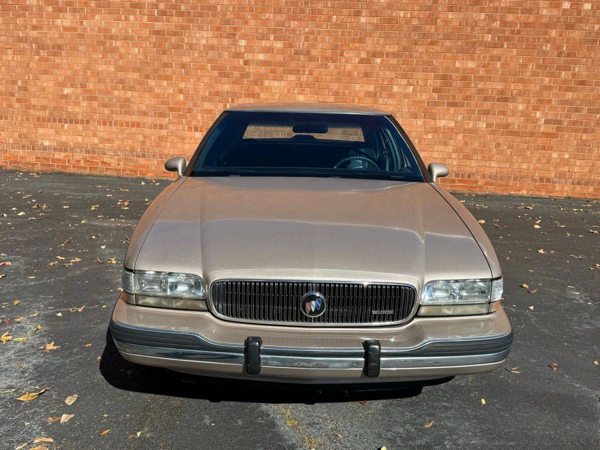 Buick-lesabre-1993-custom-11