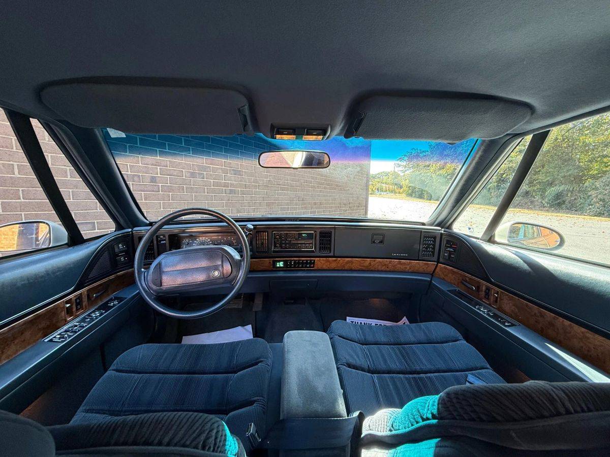 Buick-lesabre-1993-custom-118