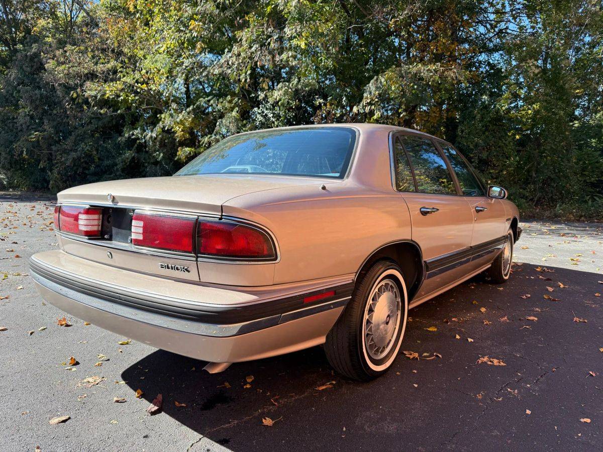 Buick-lesabre-1993-custom-135