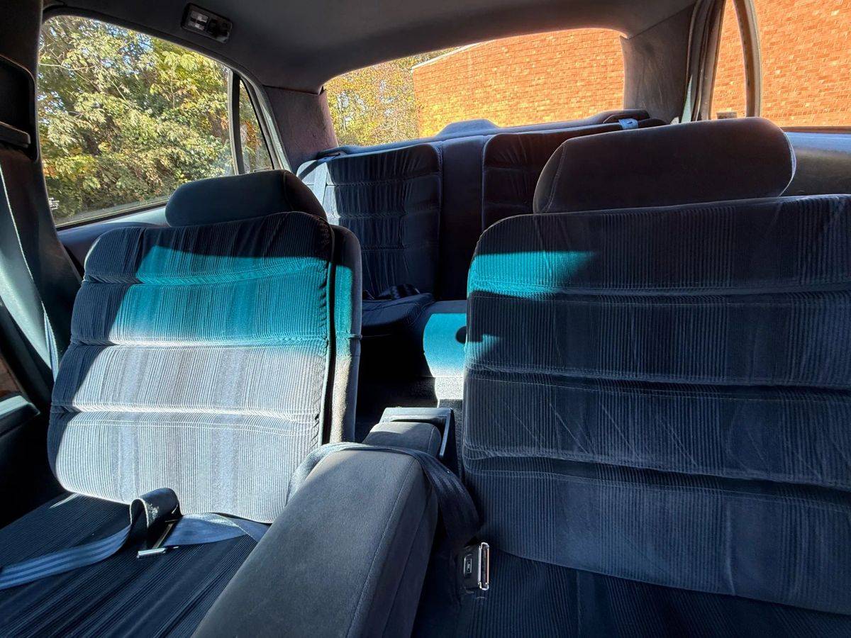 Buick-lesabre-1993-custom-25