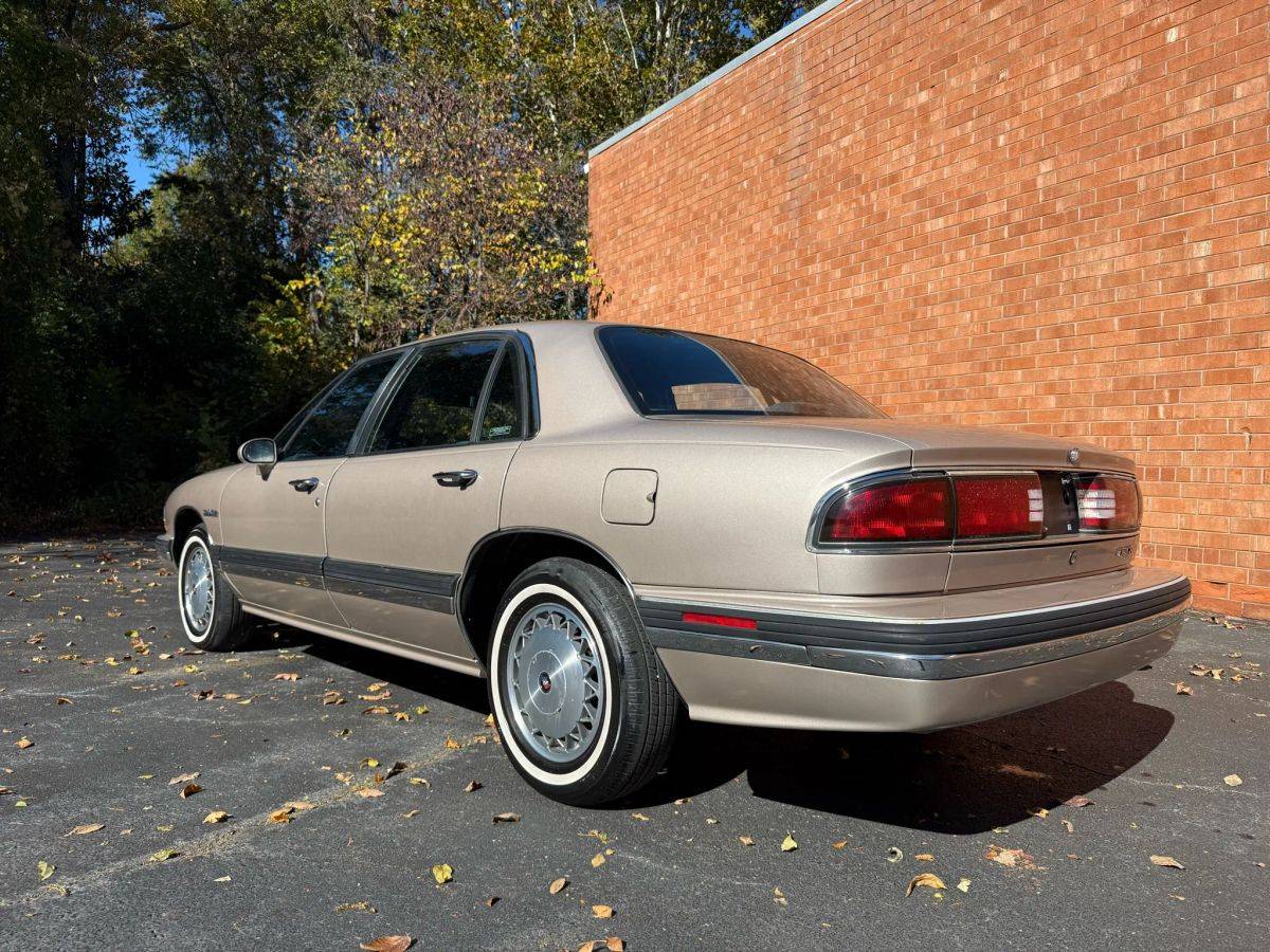 Buick-lesabre-1993-custom-34