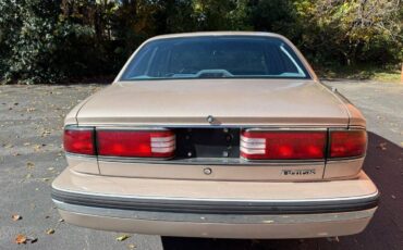Buick-lesabre-1993-custom-66