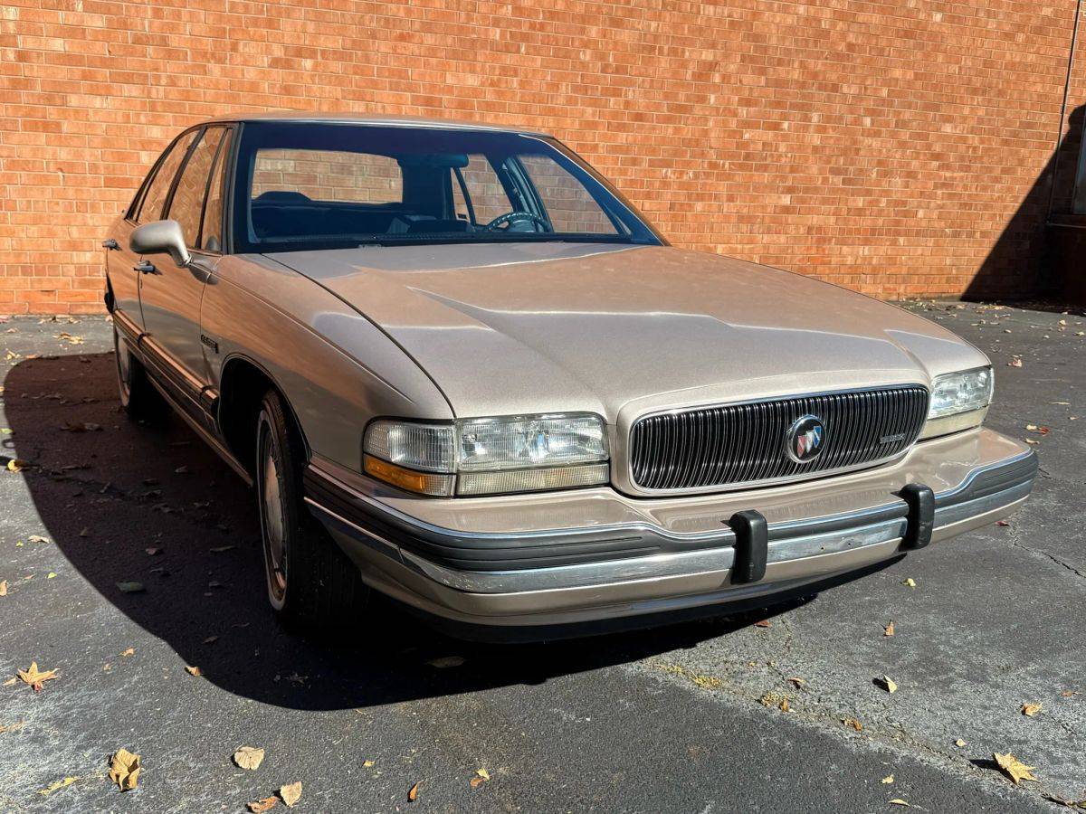 Buick-lesabre-1993-custom-72