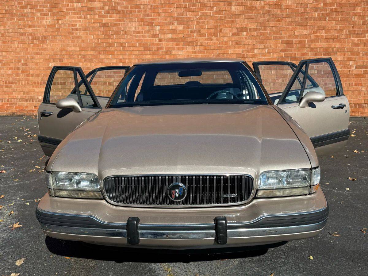Buick-lesabre-1993-custom-83