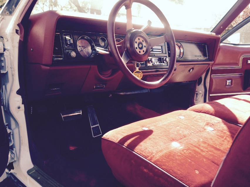 Buick-lesabre-sport-coupe-1978-white-1