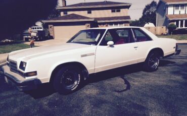 Buick-lesabre-sport-coupe-1978-white-4