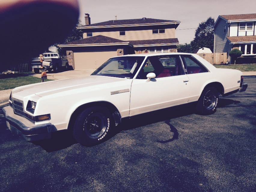 Buick-lesabre-sport-coupe-1978-white-4