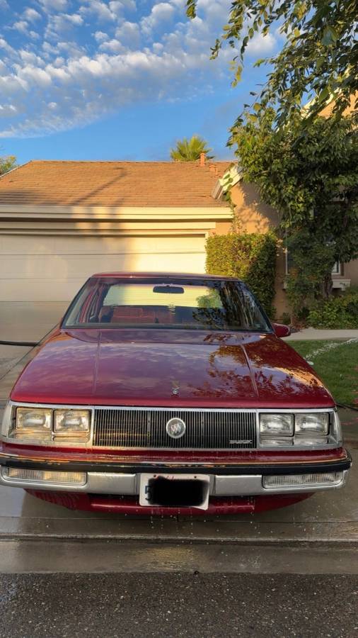 Buick-park-avenue-ultra-1985-red-1