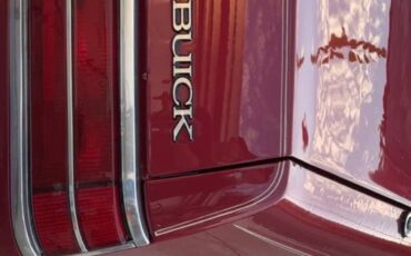 Buick-park-avenue-ultra-1985-red-2