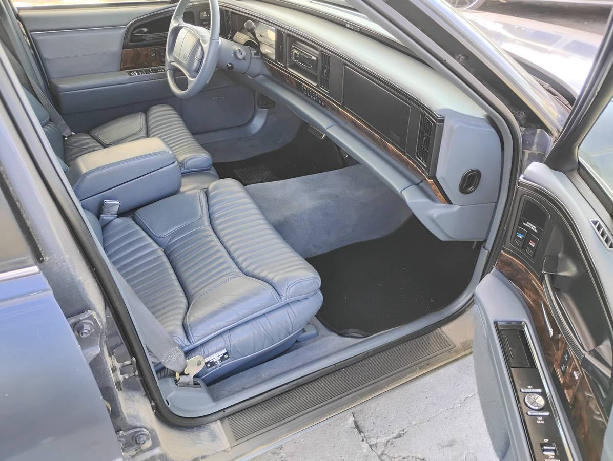 Buick-park-avenue-ultra-1994-1