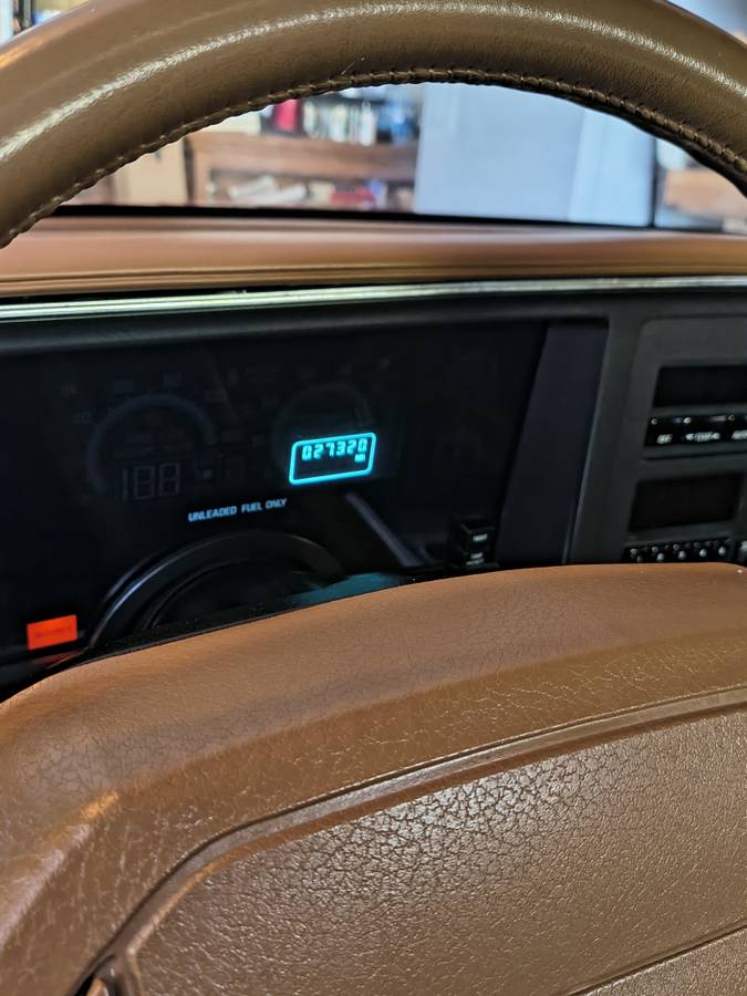 Buick-reatta-1990-28
