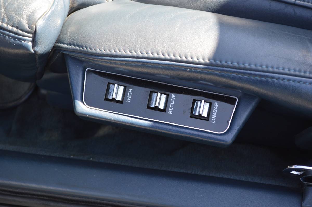 Buick-reatta-1990-blue-5
