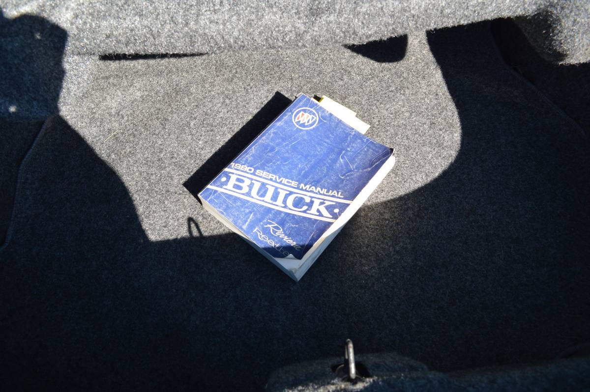 Buick-reatta-1990-blue-6