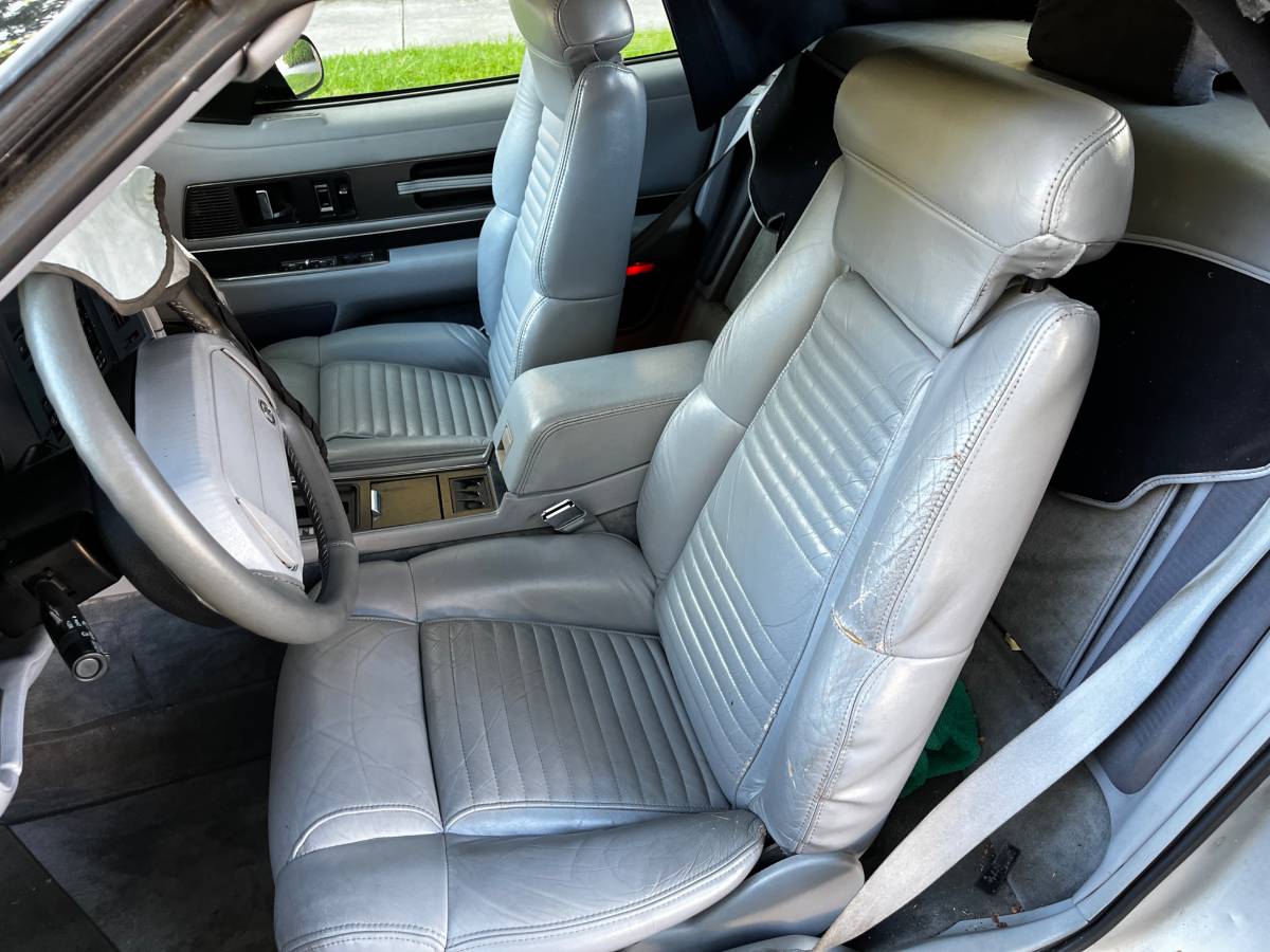 Buick-reatta-1990-silver-8