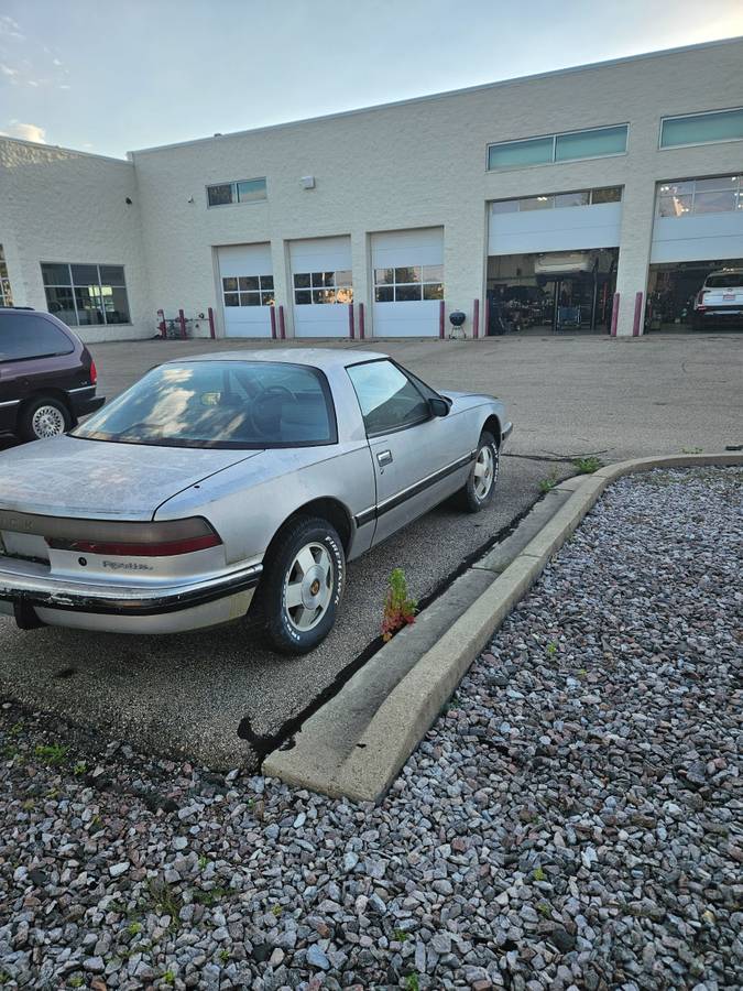 Buick-reatta-1991-red-9