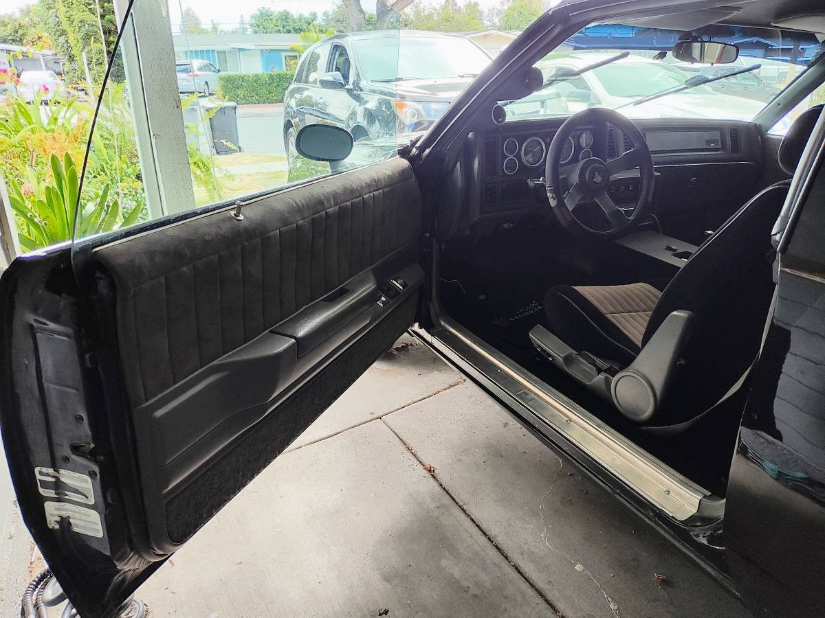 Buick-regal-1981-black-4