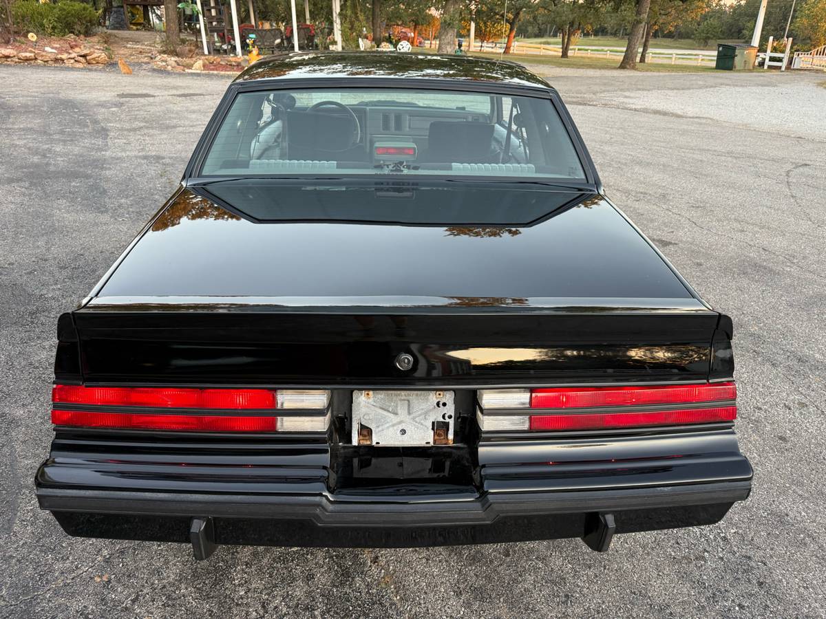 Buick-regal-1986-black-10