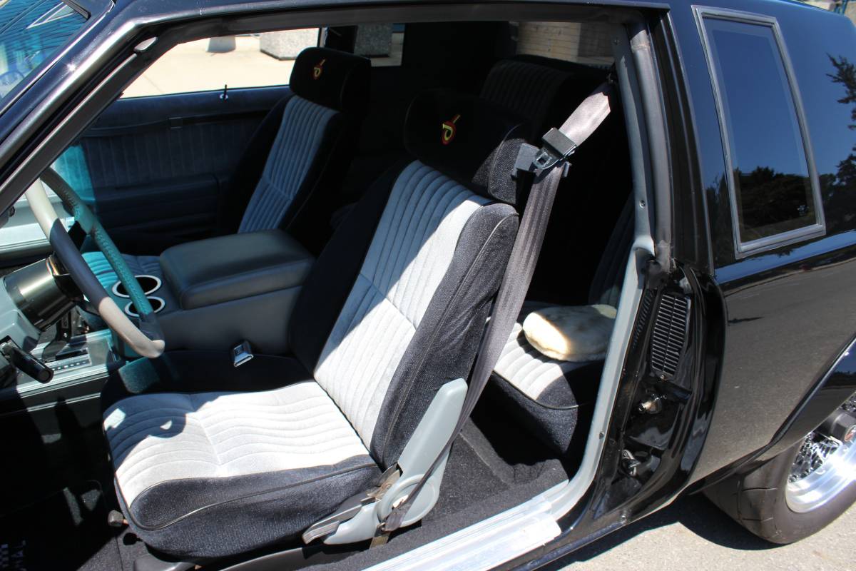 Buick-regal-1987-black-8