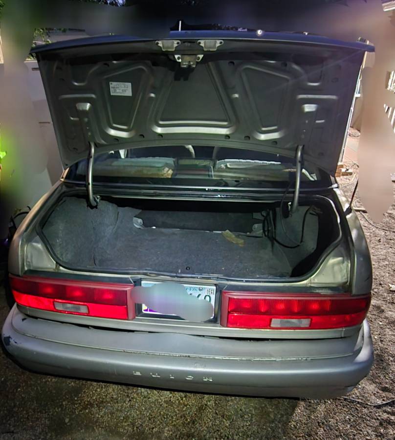 Buick-regal-1996-brown-1