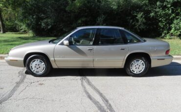 Buick-regal-custom-sedan-1996-11