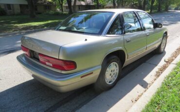 Buick-regal-custom-sedan-1996-14