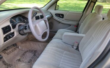 Buick-regal-custom-sedan-1996-18