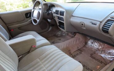 Buick-regal-custom-sedan-1996-3