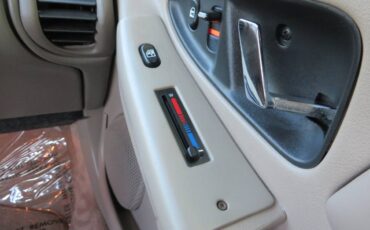Buick-regal-custom-sedan-1996-5