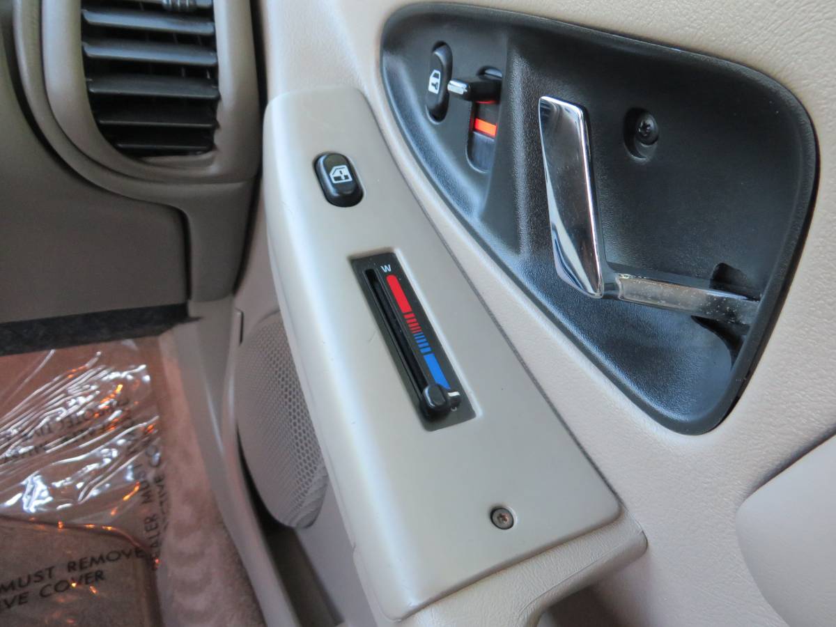 Buick-regal-custom-sedan-1996-5