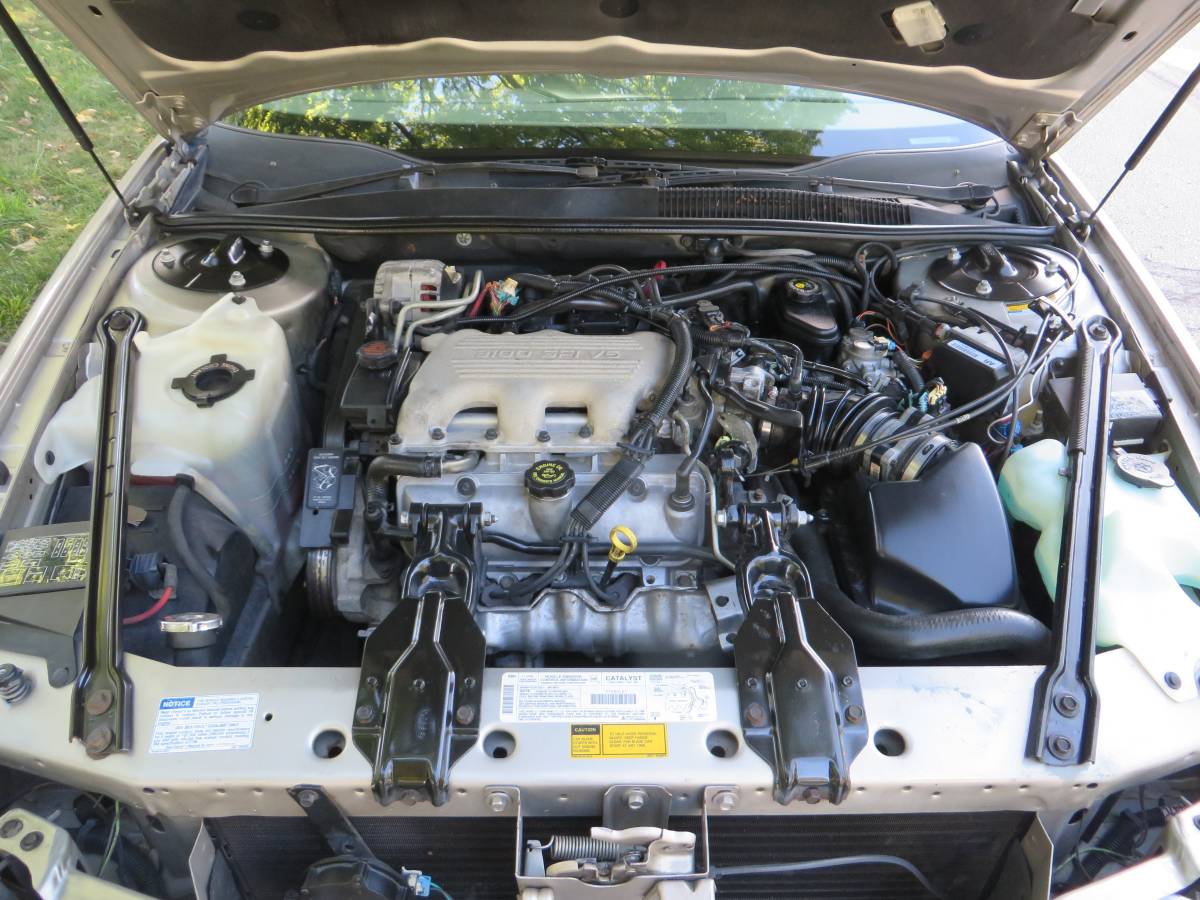 Buick-regal-custom-sedan-1996-9