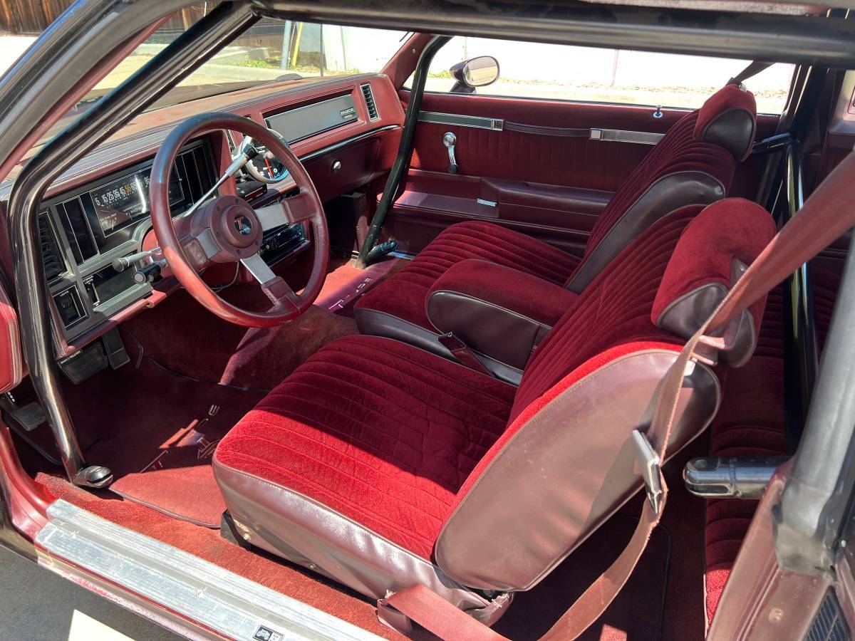 Buick-regal-t-type-1984-10
